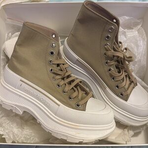 Alexander Mcqueen- French Canvas